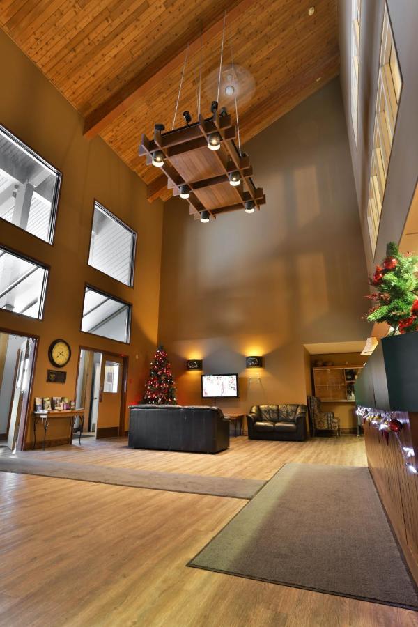 Griz Inn By Stayin Fernie Exterior foto