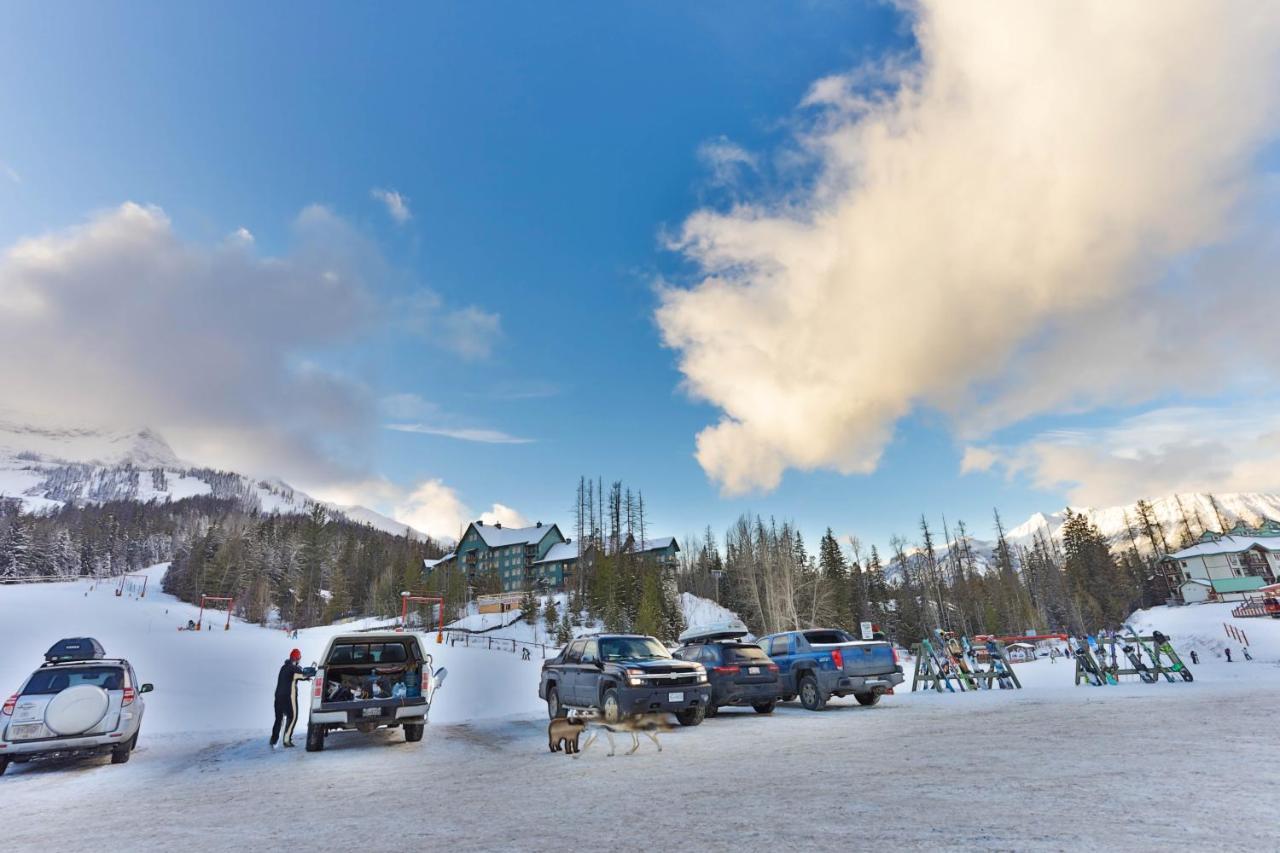 Griz Inn By Stayin Fernie Exterior foto