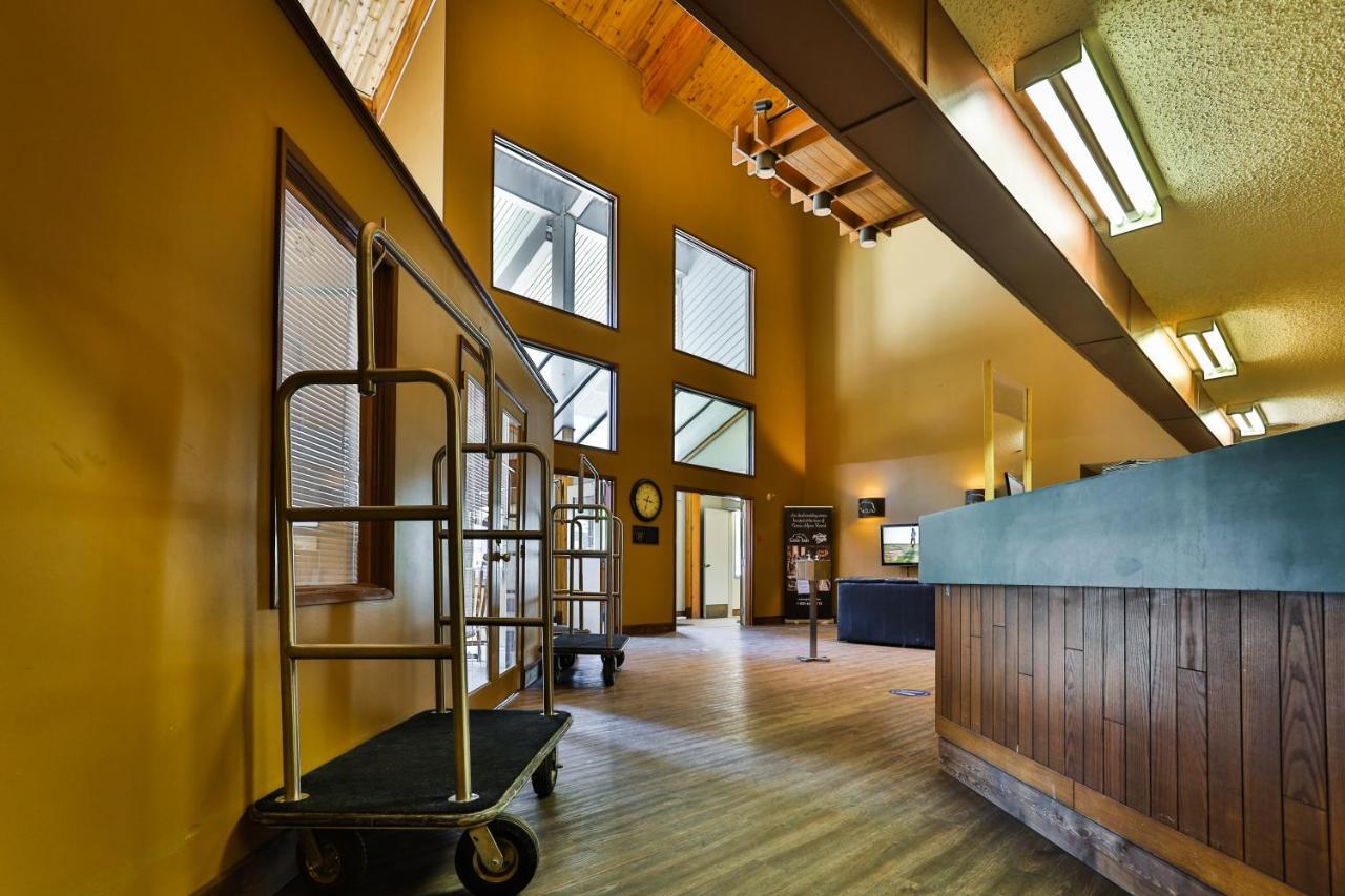 Griz Inn By Stayin Fernie Exterior foto