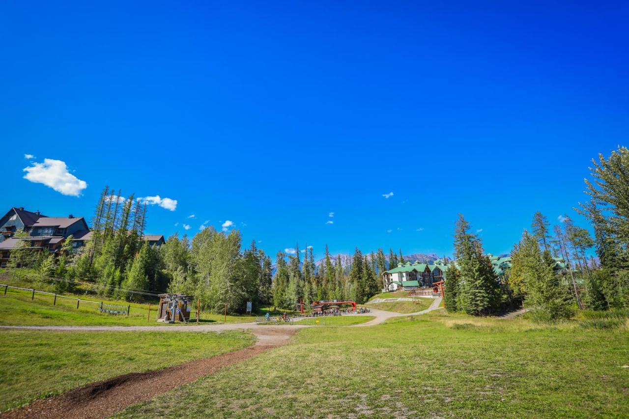 Griz Inn By Stayin Fernie Exterior foto