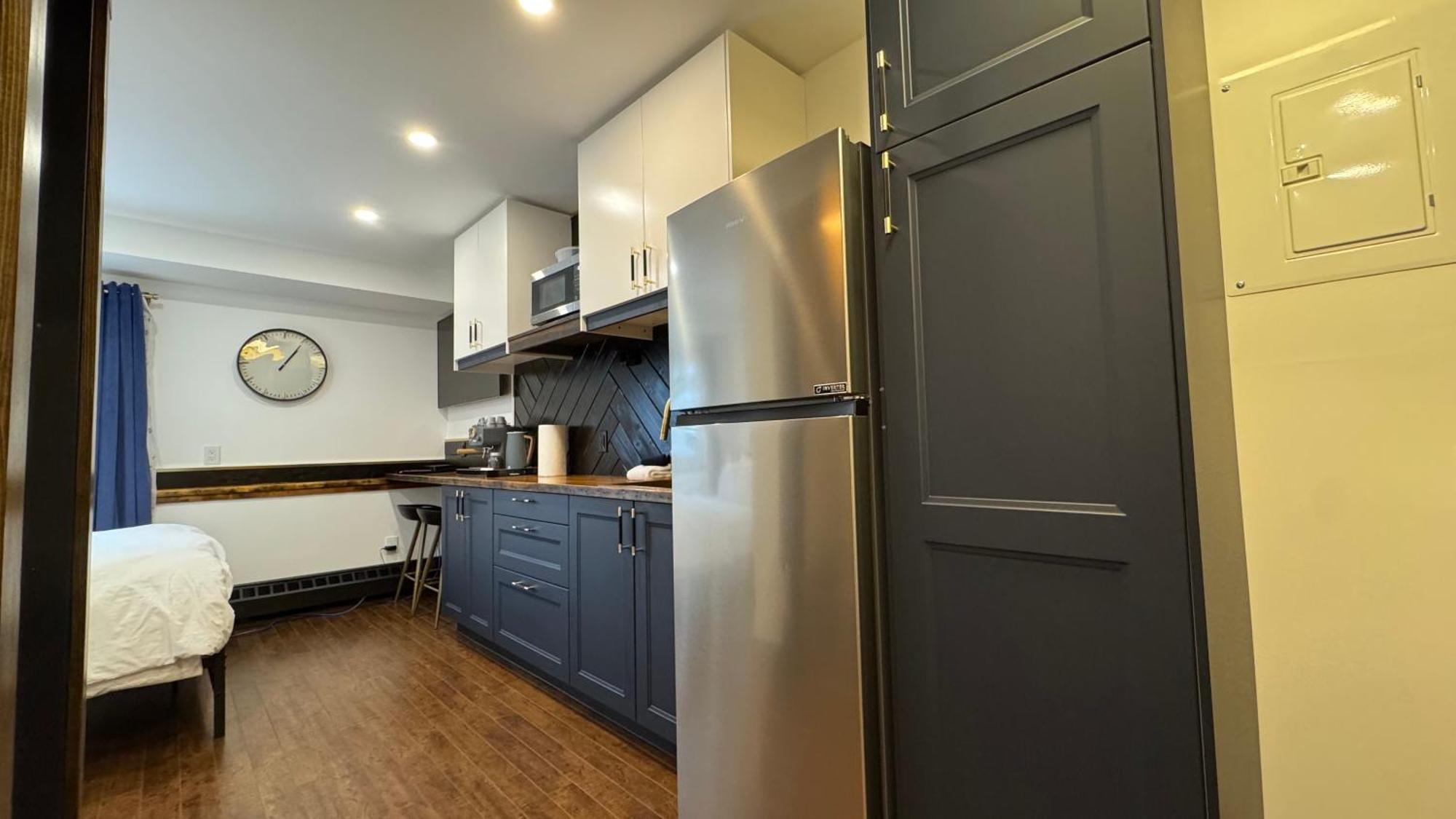 Griz Inn By Stayin Fernie Quarto foto